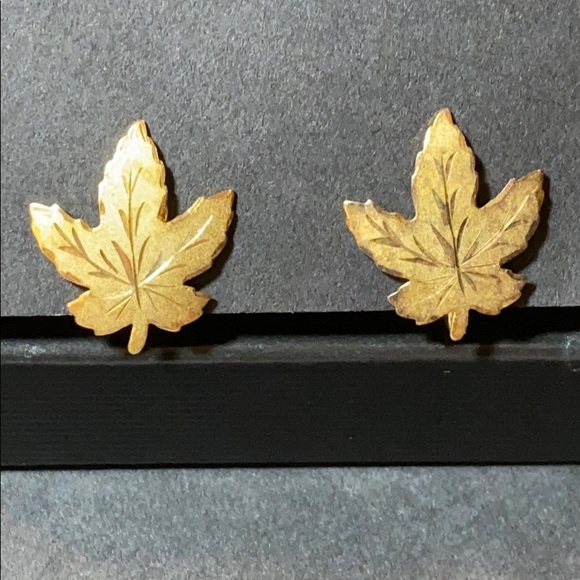 Vintage ENCO Sterling Gold Maple Leaf Earrings - Picture 7 of 10